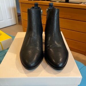 Ivanka Trump ankle boots size 6 new!